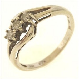 2.1 Gram 10kt White Gold Ring With 0.23ctw Round Brilliant Cut Diamonds