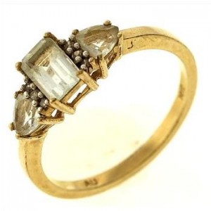 2.1 Gram 10kt Yellow Gold Ring With Colorless Stones
