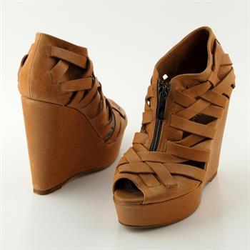 Women's High Heel Shoes by Rough Justice! Style: "Ceilo 2". Tan Color, Size 8!
