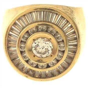 10.4 Gram 10kt Yellow Gold Ring With Colorless Stones