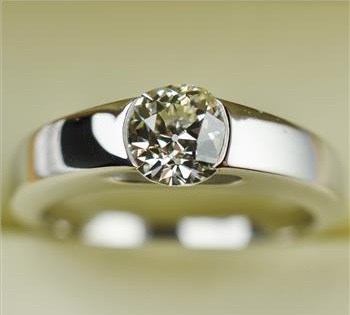 0.93 Carat VS1 Old Mine Cut Diamond Engagement Ring 18K Gold, retail $5,992