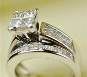 10.10 Grams 14K Gold 1.49 Carats t.w. Diamond Wedding Set, retail $7,037