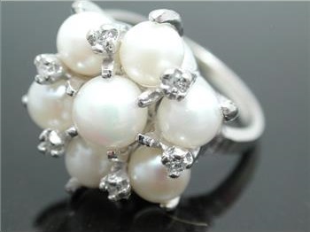 14k White Gold Pearl & Diamond Ring, Retail $950