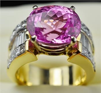 16.27 Carats t.w. Diamond & Pink Sapphire Ring 18K Gold 20.40 Grams, retail $26,795