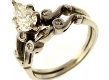 1.08ctw Pear and Round Brilliant Cut Diamond Ring in 14K White Gold