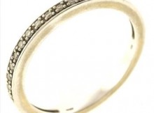 2.2 Gram 14kt White Gold Wedding Band With 0.10ctw Round Brilliant Cut Diamonds