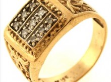5.8 Gram 14kt Two-Tone Gold Ring With Diamond Accents