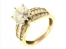 5.9 Gram 14kt Two-Tone Gold Ring With Colorless Stones