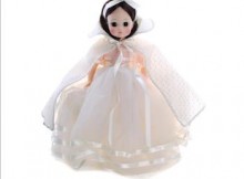 MADAME ALEXANDER Collectible Doll "Snow White" (New with Tags)