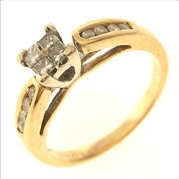 0.26ctw Princess And Round Brilliant Cut Diamond Ring 14kt Two-Tone Gold