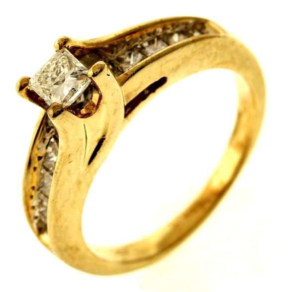 1.06ctw Princess Cut Diamond in 14K Yellow Gold Ring