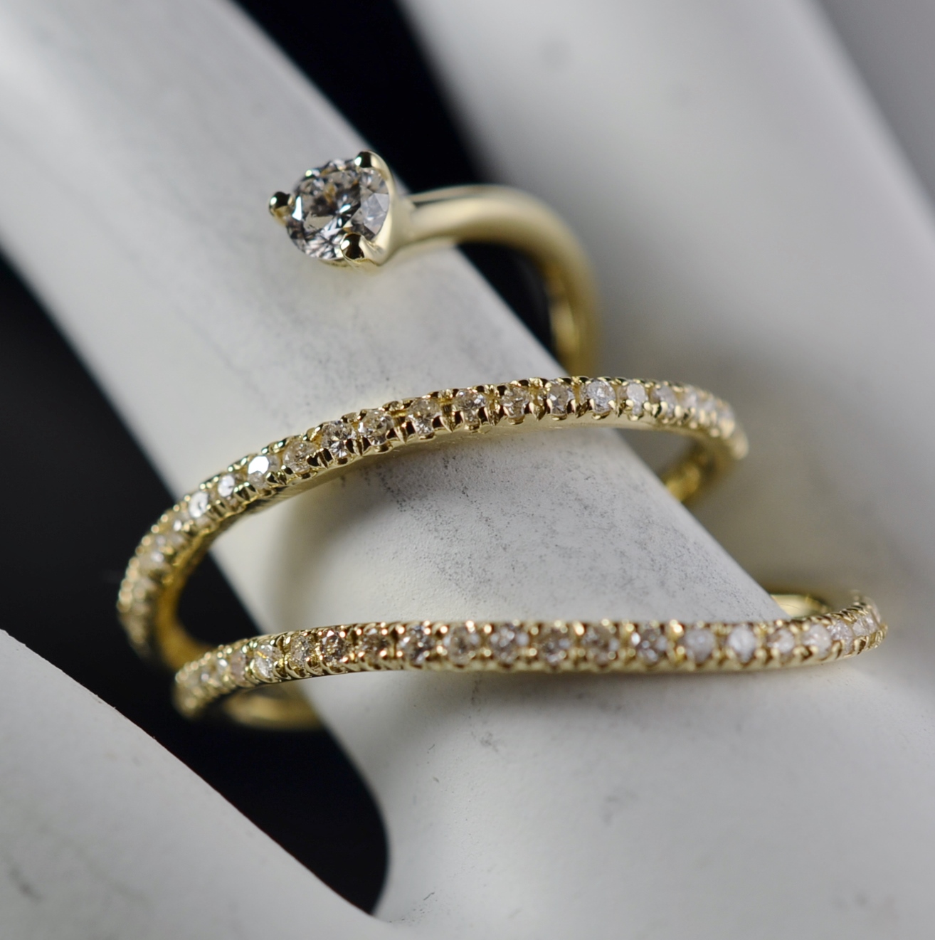 0.49ctw Diamond Slinky 14K Gold Ring, Retail $1,790