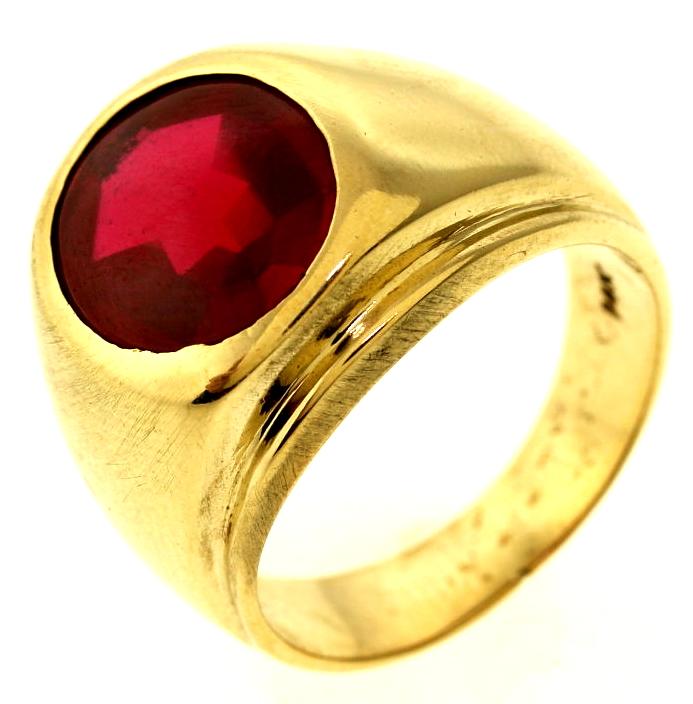 14.2 Gram 14kt Yellow Gold Ring With Red Stone