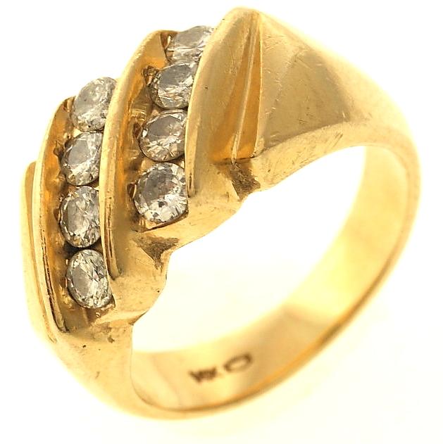 8.9 Gram 14kt Yellow Gold Ring With Diamond Accents