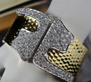5.37ctw Diamond Bangle in Solid 18K Gold, Retail $19,471