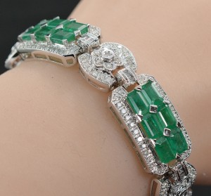 $13,568 Retail 19.05 Carats t.w. Emerald and Diamond Ballroom Tennis Bracelet 14K Gold 40.2 Grams