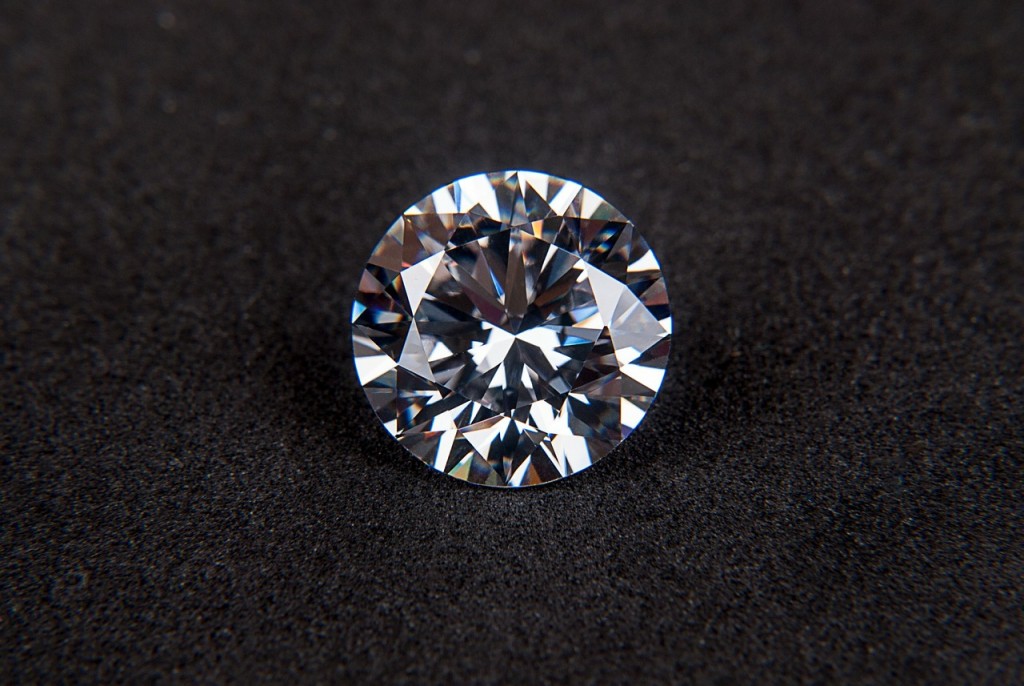 april birthstones diamonds